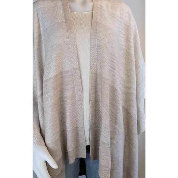 White House Black Market Cape Shawl Wrap OS Beige Cream Stripe Layering Neutral - Picture 7 of 11